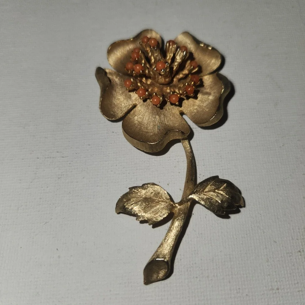 Vintage Gold Tone Flower Brooch Coral Bead Accent Floral Pin Ledo 1961‎